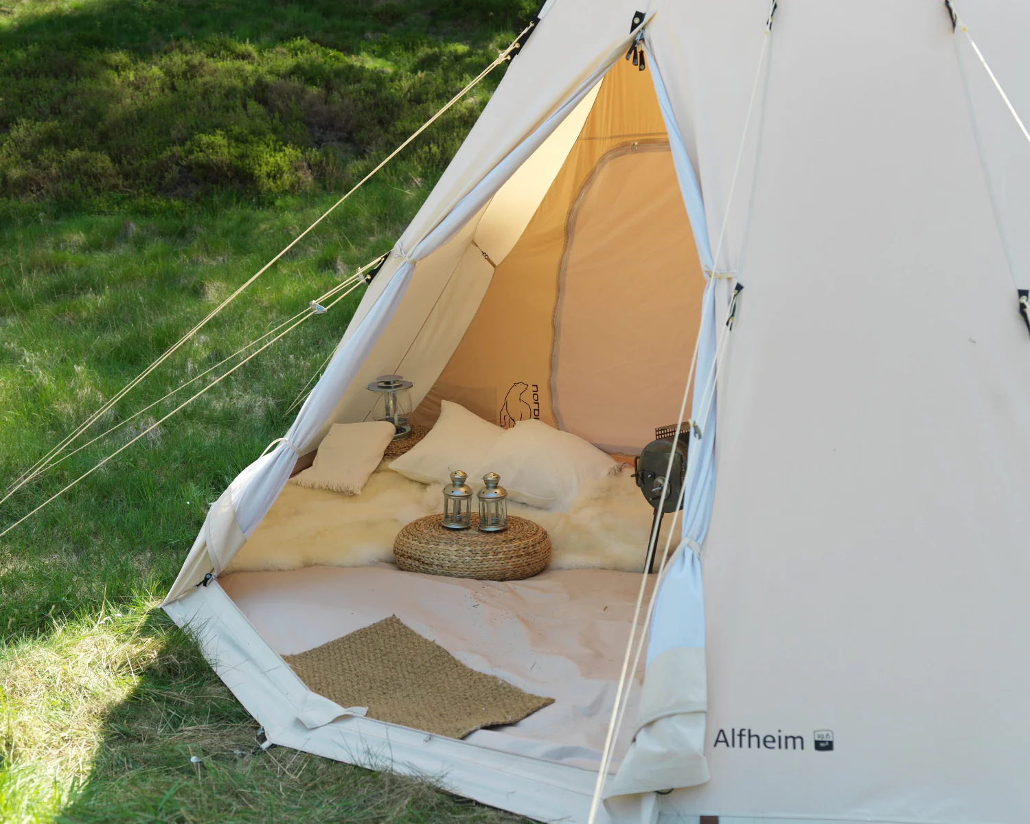 Alfheim 19.6 Glamping Tent - 19.6 m² | 8-10 person | Sandshell - Image 4
