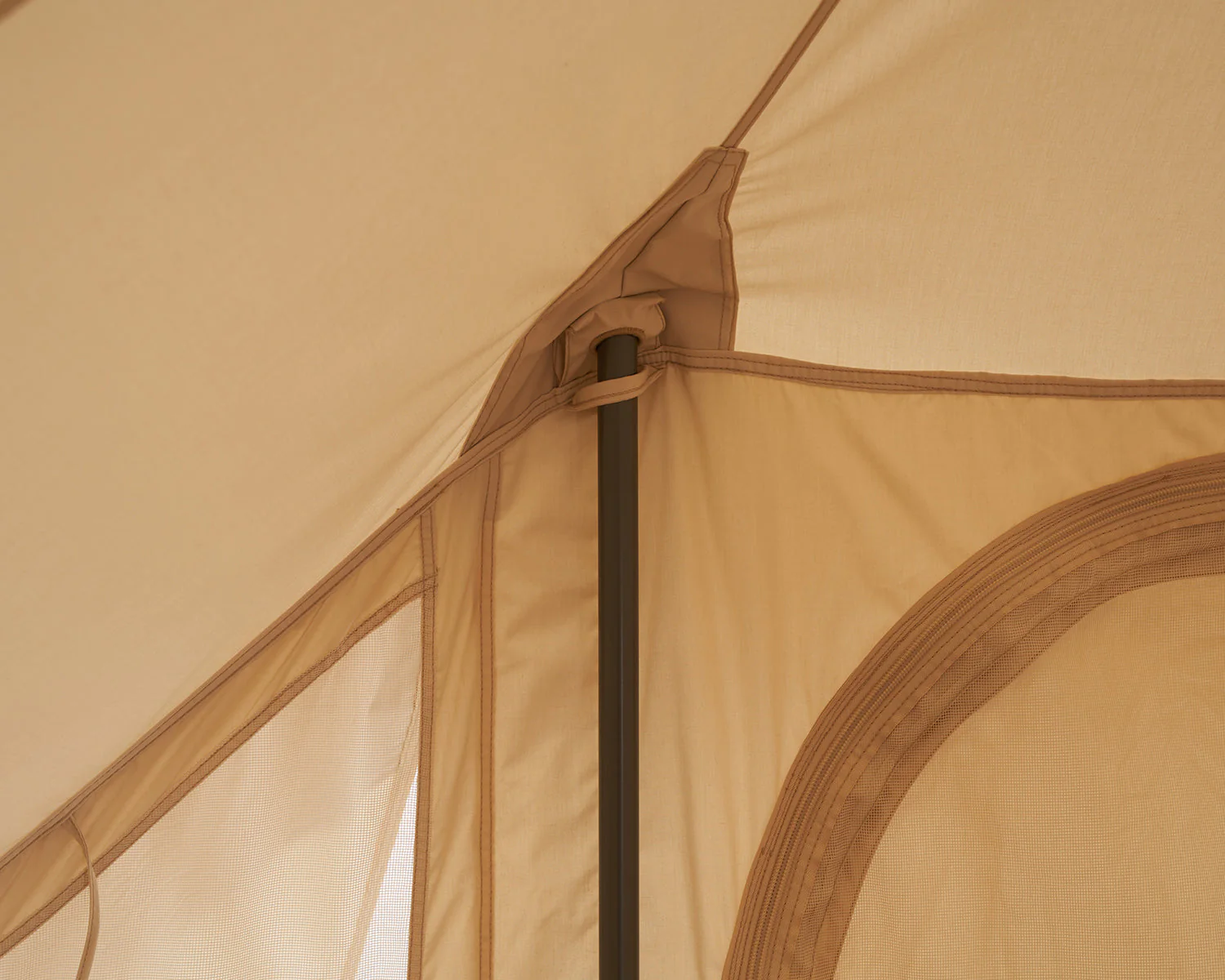 Utgard Sky 13.2 Glamping Tent - 13.2 m² | 6 person | Sandshell - Image 11